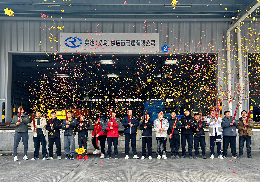 夫妇互换当面做的爱