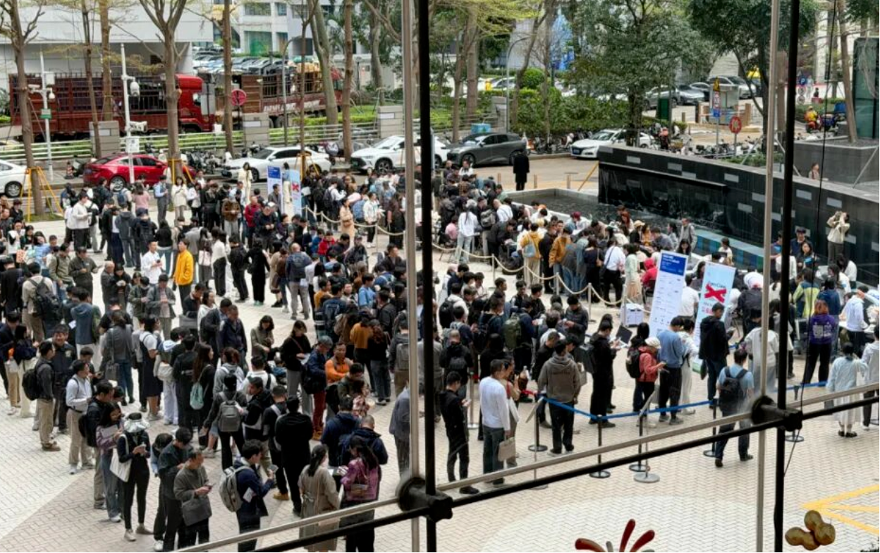 夫妇互换当面做的爱