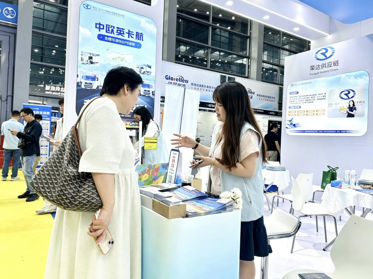 夫妇互换当面做的爱