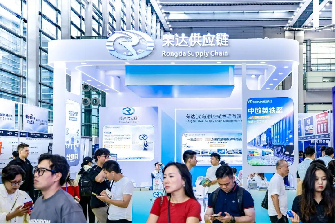 夫妇互换当面做的爱