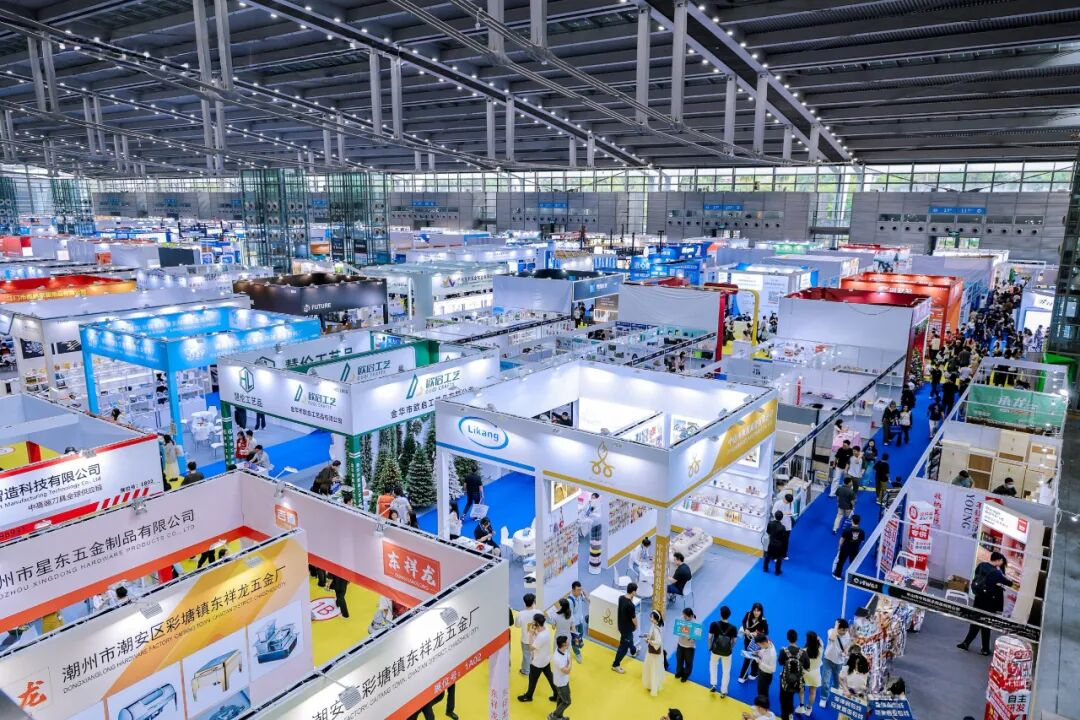 夫妇互换当面做的爱