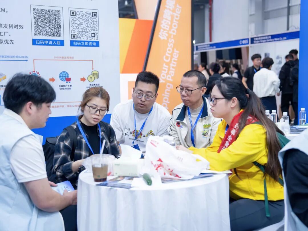 夫妇互换当面做的爱