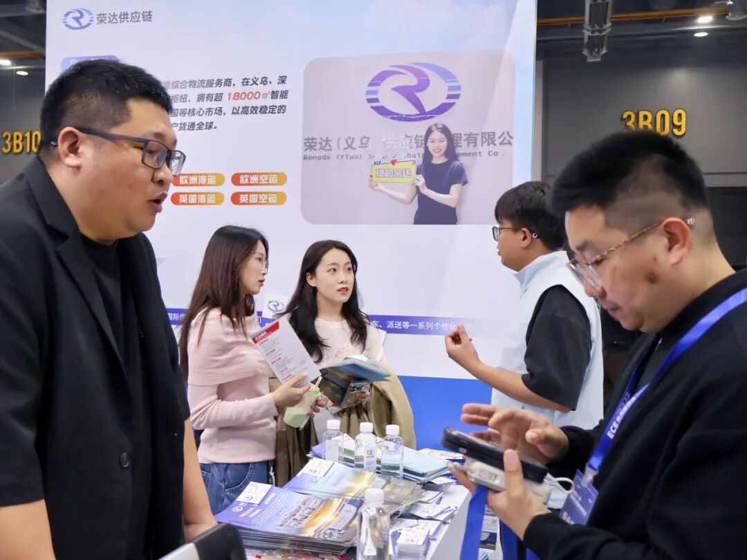 夫妇互换当面做的爱